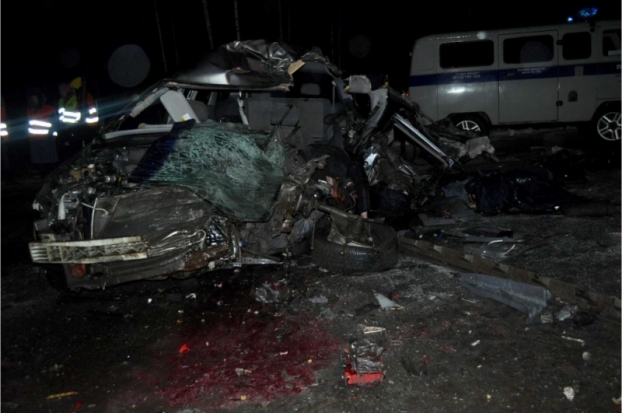 ФОТО с места страшного ДТП в Псковской области, унесшего жизни пятерых человек - 2016-12-17 11:55:00 - 1