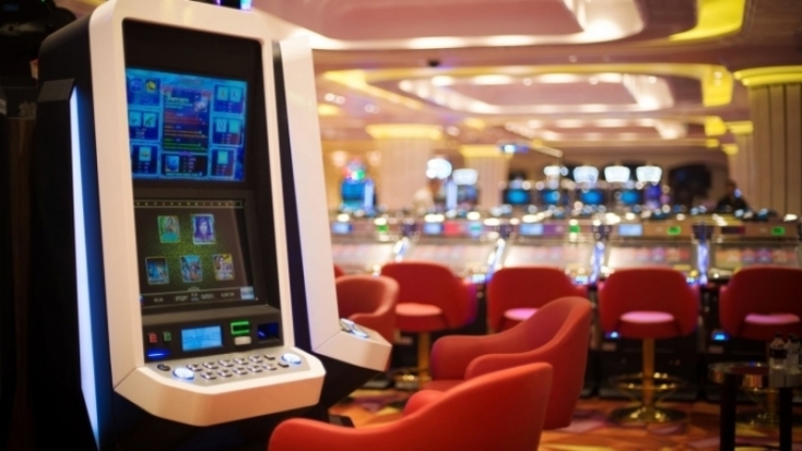 Сотрудники СОБРа штурмом взяли подпольное казино в центре Петербурга - 2016-12-07 19:18:00 - 1