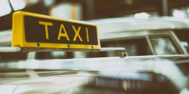 Спецтакси для врачей совершили более 50 тысяч поездок за неделю - 2021-01-01 18:00:00 - 1