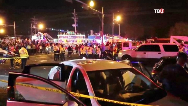 Десятки людей пострадали в американском Новом Орлеане, где автомобиль протаранил толпу прохожих (ФОТО) - 2017-02-26 13:09:00 - 1