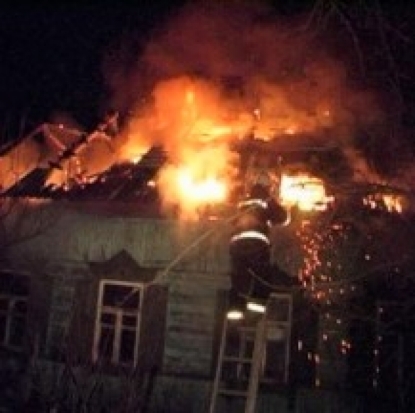 В Прискухе Локнянского района рано утром загорелся магазин - 2016-12-24 11:21:00 - 1