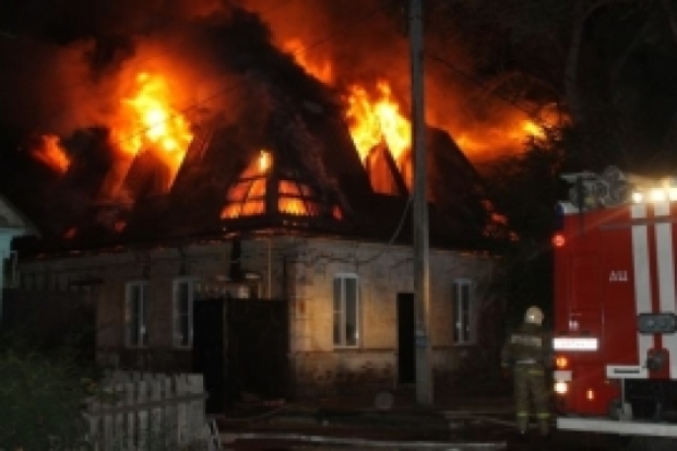В деревне Добручи Гдовского района локализован пожар в дачном доме - 2017-06-21 06:23:00 - 1