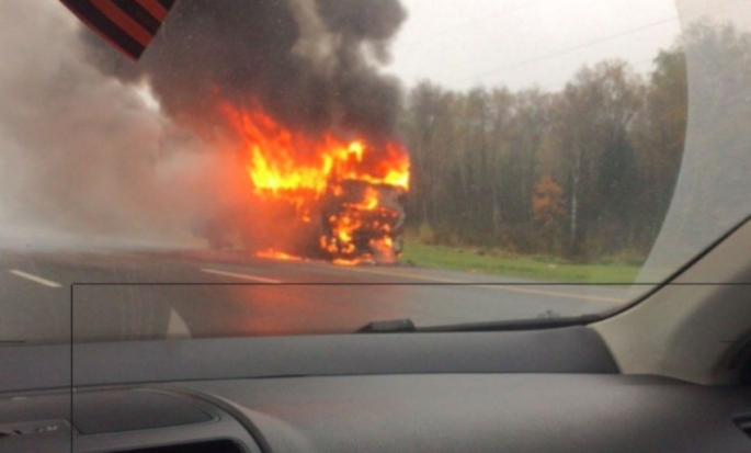 На трассе в Подмосковье загорелся автобус, перевозивший 45 детей - 2016-10-08 20:36:00 - 1