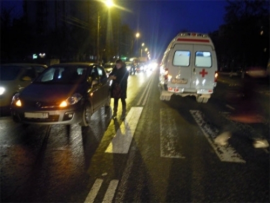 Легковушка сбила пешехода на улице Коммунальной в Пскове - 2016-10-12 06:36:00 - 1