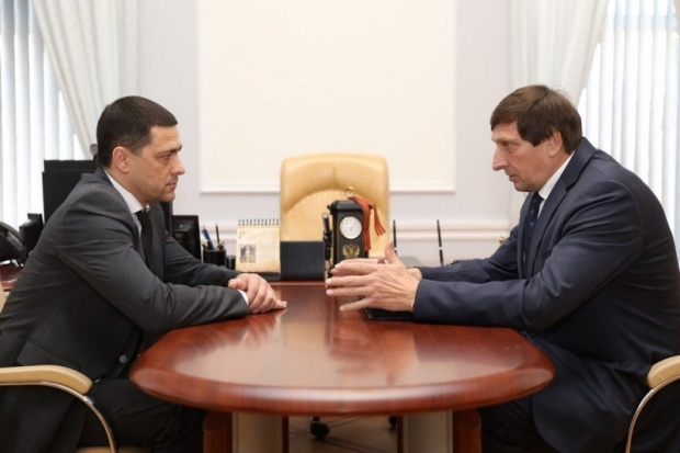 На встрече с врио губернатора Николай Козловский сообщил о необходимости переноса сроков сдачи школы и велоцентра и завершения долгостроя - терапевтического корпуса больницы - 2017-10-19 14:21:00 - 1