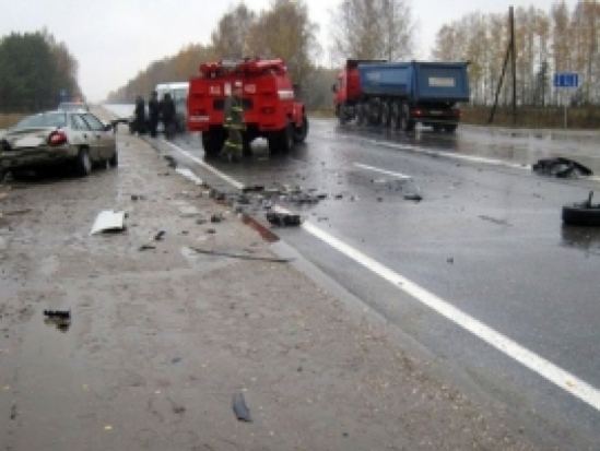 Две легковушки не разъехались на 363-м километре трассы Санкт-Петербург – Невель - 2016-10-02 18:01:00 - 1