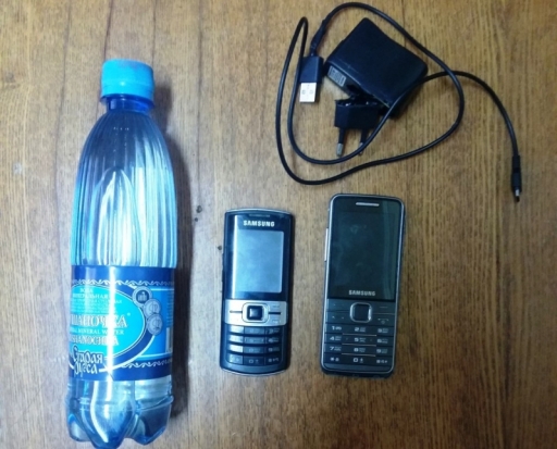 Злоумышленник пытался перебросить на территорию колонии в Крюках мобильные телефоны и алкоголь - 2017-02-20 14:06:00 - 1