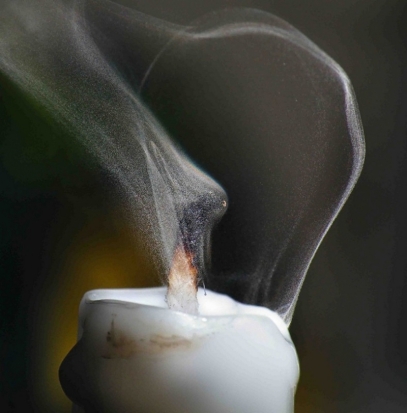 Лишь спустя полгода жильцы дома в Новосокольническом районе решили проверить, что за странный запах они чувствуют, и нашли мумию в петле - 2017-01-13 17:45:00 - 1