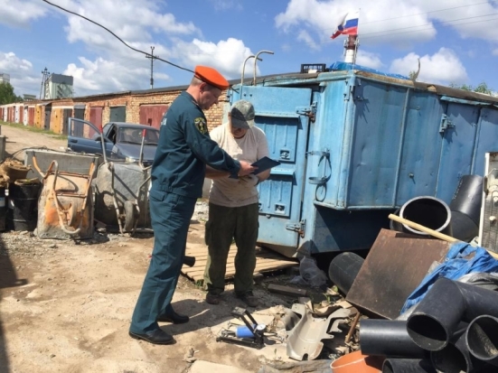 Сотрудниками пожарной безопасности проведен профилактический рейд в Великих Луках (ФОТО) - 2018-05-26 21:07:00 - 1