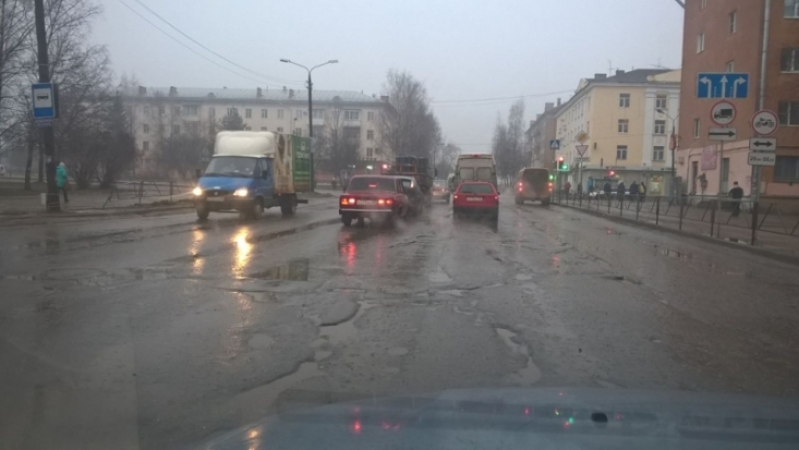 Более 1300 человек за 3 дня подписали петицию Путину с требованием ремонта дорог в Великих Луках - 2017-03-06 12:55:00 - 1