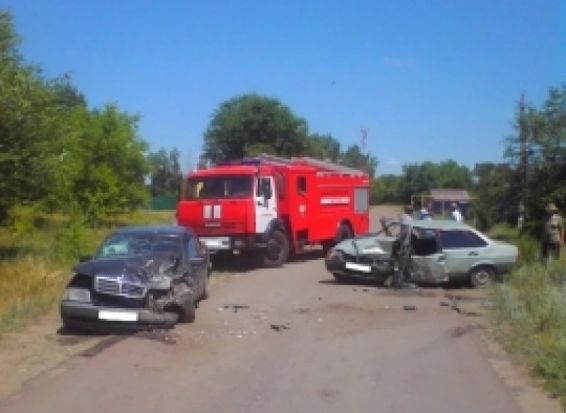 Два легковых авто не смогли разъехаться в Баландино Великолукского района - 2017-07-02 21:03:00 - 1