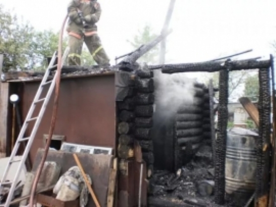 Два пожарных расчета тушили возгорание в бане в Палкинском районе - 2017-07-22 20:31:00 - 1