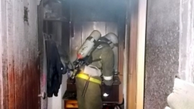 На улице Дзержинского в Кунье огнем повреждено строение - 2017-02-27 06:22:00 - 1