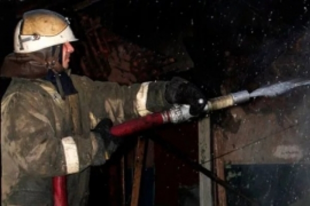 В Новосокольническом районе шесть огнеборцев тушили возгорание в жилом доме - 2017-09-24 08:47:00 - 1