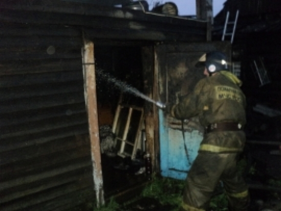 Шесть огнеборцев тушили возгорание в жилом доме в Псковском районе - 2016-09-25 08:09:00 - 1