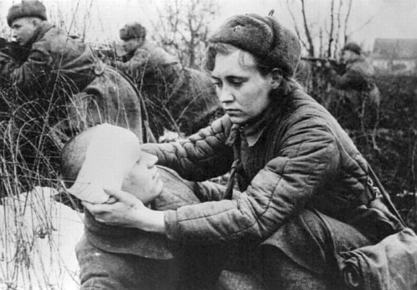 Сегодня в Великих Луках откроют памятный знак, посвященный Героям – медицинским работникам. Смотри онлайн! - 2016-10-05 13:17:00 - 1