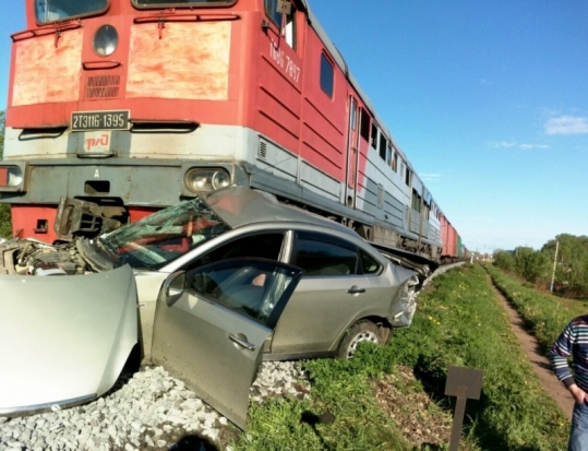 ФОТОрепортаж с места столкновения поезда и автомобиля в Великих Луках - 2017-05-27 11:10:00 - 1