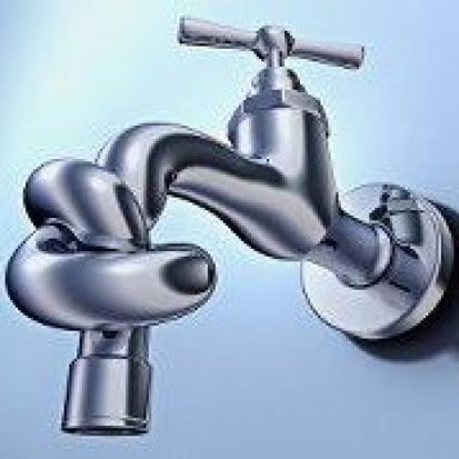 Более суток без воды оставались пять многоэтажных домов в Великих Луках - 2017-07-01 14:37:00 - 1
