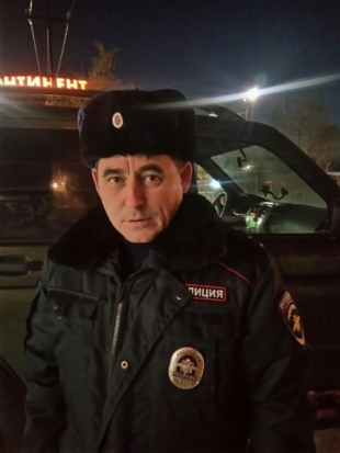 Полицейский спас на пожаре трех детей - 2016-11-16 08:49:00 - 1