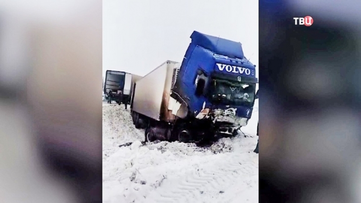 В Саратовской области возбуждено уголовное дело по факту ДТП, в котором погибли 7 человек - 2017-01-15 12:53:00 - 1