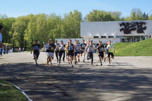 В Великих Луках прошла эстафета, посвященная годовщине Победы (ФОТО) - 2018-05-07 16:27:00 - 1