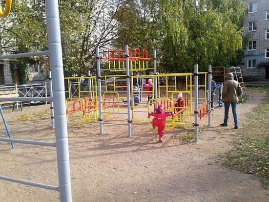 Псковские общественники оценили благоустройство дворов в Великих Луках (ФОТО) - 2017-10-05 08:39:00 - 1