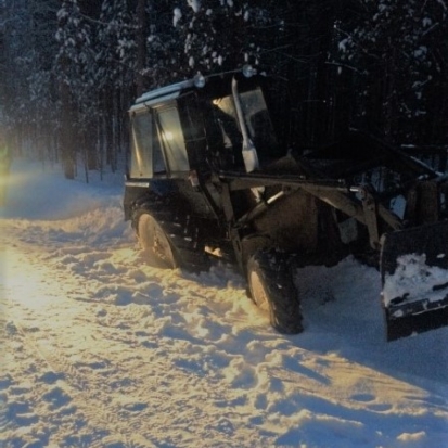 Полицейская погоня со стрельбой: пьяный подросток на тракторе пытался спихнуть машину ДПС в кювет (ВИДЕО) - 2016-12-10 20:07:00 - 1