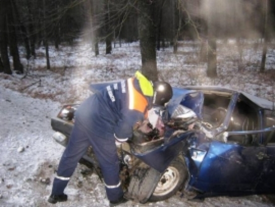 В Острове легковушка попала в ДТП - 2017-01-18 07:13:00 - 1