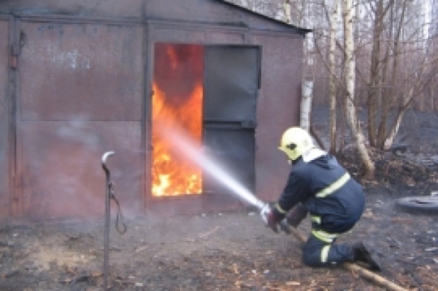 В Черехе Псковского района горел гараж - 2017-04-05 18:32:00 - 1