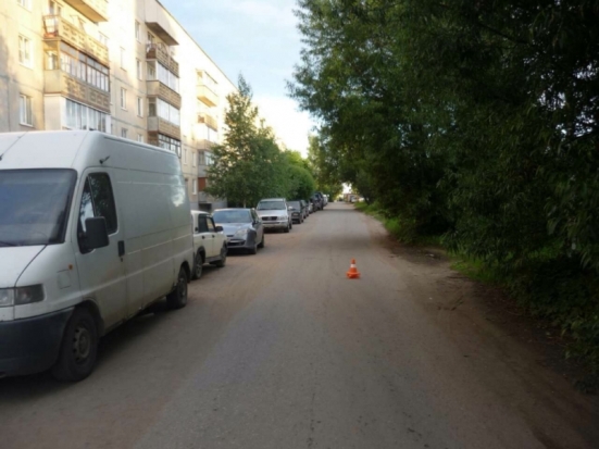 ФОТО с места ДТП в Великих Луках: водитель сбил восьмилетнего мальчика и отказался от освидетельствования на алкоголь - 2017-06-26 17:16:00 - 1