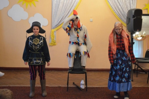 Уличный театр «Балагур» провел открытый урок в Великолукском ДК имени Ленина (ФОТО) - 2017-06-12 19:49:00 - 1