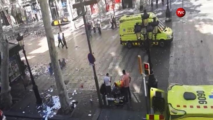 В результате наезда фургона в Барселоне погибли не менее 13 человек - 2017-08-17 21:33:00 - 1
