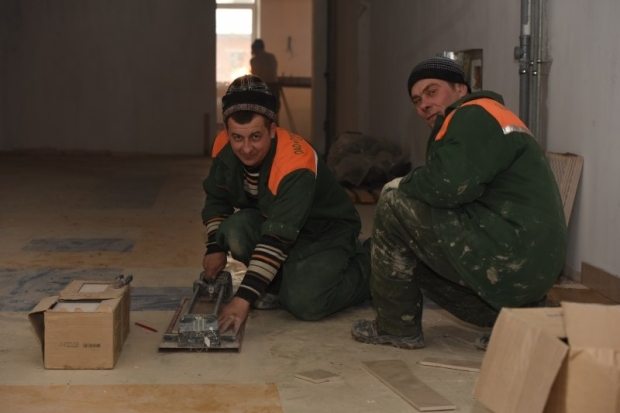 Основные виды строительных работ на площадке новой школы в Великих Луках завершены (ФОТО) - 2018-01-17 21:37:00 - 1