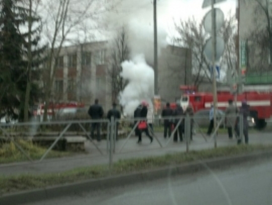 На задымление в жилом доме по улице Юбилейной в Пскове выезжали 3 пожарных расчета - 2017-03-22 18:36:00 - 1