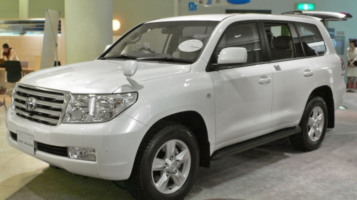 У 22-летней медсестры в Санкт-Петербурге угнали «Land Cruiser» за 5 млн рублей - 2017-07-15 18:32:00 - 1