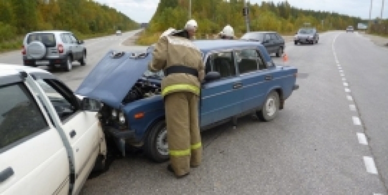 В Пушкинских Горах два легковых автомобиля попали в ДТП - 2017-06-30 19:06:00 - 1