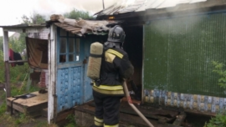 В Стругокрасненском районе горел жилой дом - 2017-09-13 06:01:00 - 1