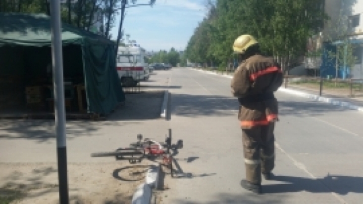 Велосипедист попал под колеса легкового авто в Дедовичах - 2017-10-14 21:00:00 - 1