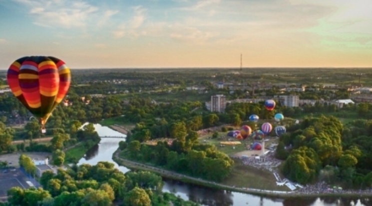 Псковское областное Собрание депутатов поздравляет великолучан с Днем города - 2017-08-26 13:04:00 - 1