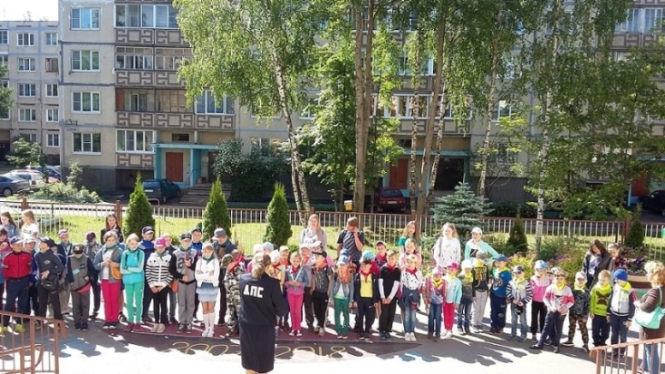 Госавтоинспекция города Великие Луки за безопасность детей на дорогах! - 2018-06-27 10:24:00 - 1