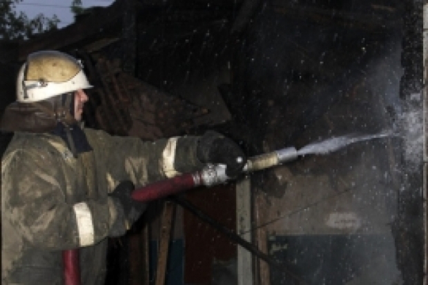 В Великих Луках огнем поврежден частный жилой дом - 2016-09-23 06:50:00 - 1