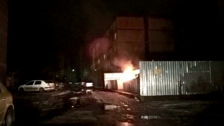 ФОТОфакт: помойка полыхает - 2016-11-19 19:11:00 - 1