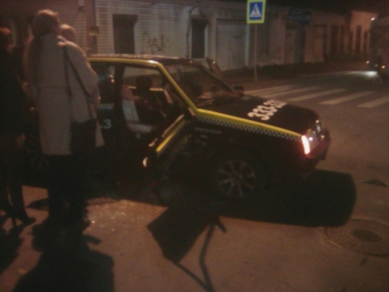 В Пскове в результате аварии пострадали 4 пассажирки такси - 2017-10-20 12:22:00 - 1