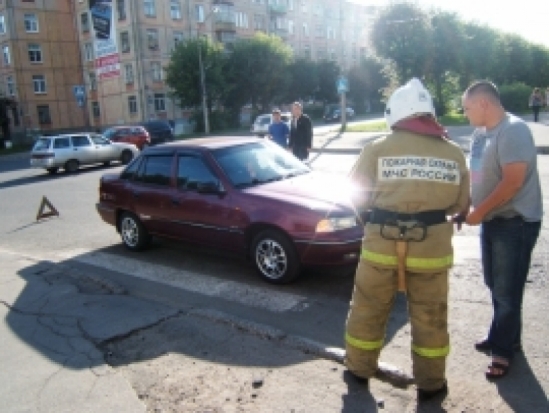 На улице Труда в Пскове легковушка сбила пешехода - 2016-09-26 18:02:00 - 1