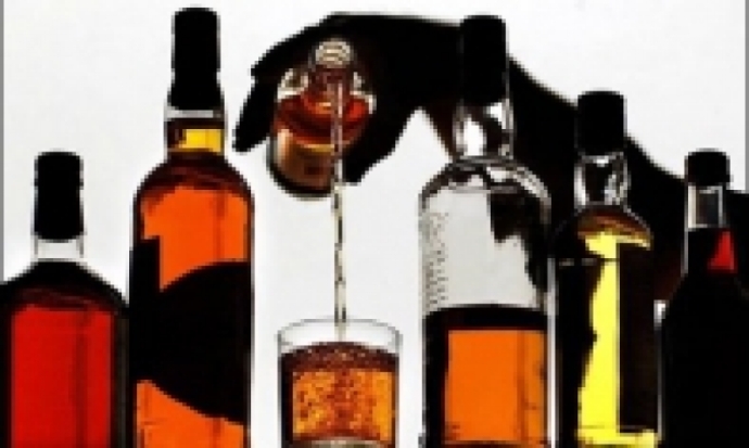 Перед судом предстанет владелец склада с суррогатным алкоголем, продукцией которого смертельно отравились жители Курской области - 2016-11-25 16:21:00 - 1