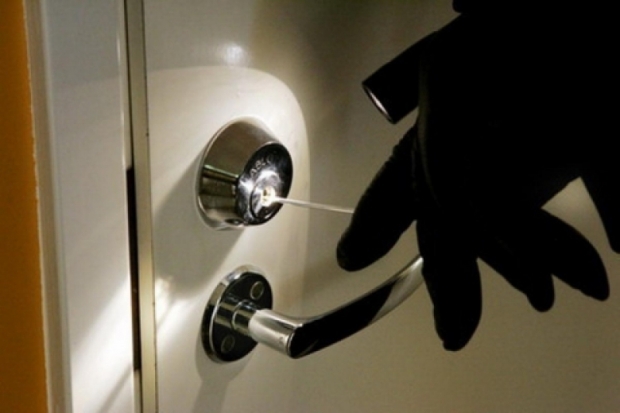 В Великих Луках обокрали инвалида - 2016-11-23 10:11:00 - 1