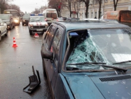 Пешеход попал под колеса легкового авто на улице Советской в Пскове - 2016-09-24 12:01:00 - 1