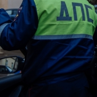 На проспекте Гагарина в Великих Луках затруднено движение - 2018-03-12 16:22:00 - 1