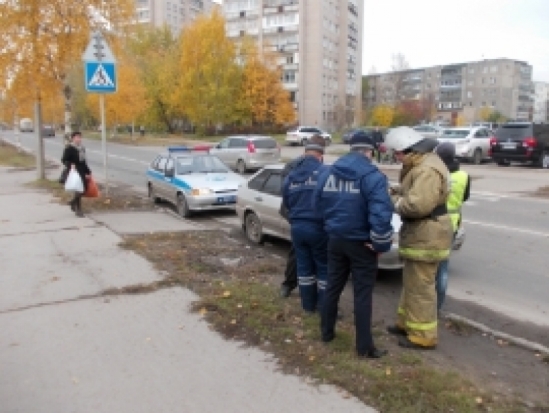 Пешеход попал под колеса легкового авто на улице Силина в Великих Луках - 2016-10-21 21:27:00 - 1