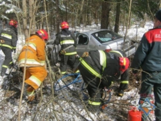 Спасатели МЧС выезжали на ДТП, произошедшее на 206-м километре трассы Санкт-Петребург – Псков – Невель - 2017-02-26 22:01:00 - 1